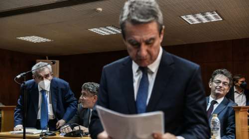 Ειδικό δικαστήριο: Σκληρή κόντρα Λοβέρδου-Παπαγγελόπουλου - &quot;Μου είναι δυσάρεστο να τον κοιτώ&quot; - &quot;Το μένος του μάρτυρα&quot;