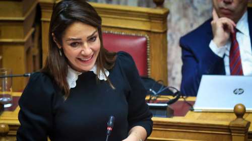 Δόμνα Μιχαηλίδου: Στόχος να εφαρμοστεί η αύξηση στον κατώτατο μισθό στις αρχές Απριλίου