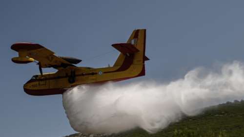 Φωτιά στην Αργολίδα: Μήνυμα &quot;112&quot; στους κατοίκους στα Άνω Καρνεζαίικα για εκκένωση - Στη &quot;μάχη&quot; και εναέρια μέσα