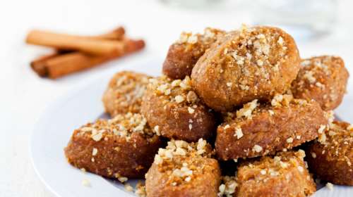 Πετρετζίκης: Τα 4+1 "χρυσά" tips για να φτιάξετε τα καλύτερα μελομακάρονα