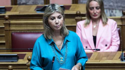 Κατασχετήριο στη Ζέτα Μακρή για μη εξόφληση χρέους - &quot;Έχω ξεχρεώσει&quot; απαντά η υφυπουργός Παιδείας