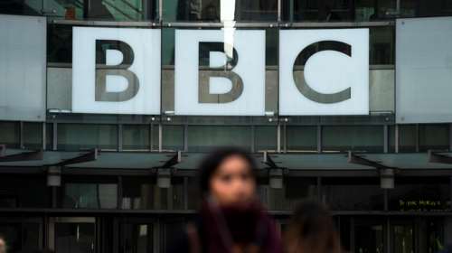 Ο κορονοϊός &quot;χτύπησε&quot; το BBC: Eθελουσία έξοδος για να καλύψει τις απώλειες - Αγωνία για 22.000 εργαζόμενους