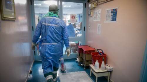 Κορονοϊός: Ακόμη δύο θάνατοι σε λίγες ώρες - Στους 371 οι νεκροί