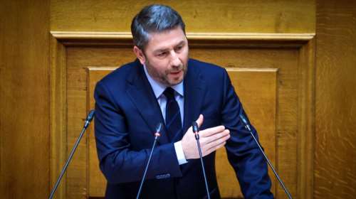 Τέμπη: Παραίτηση Φλωρίδη ζητά το ΠΑΣΟΚ για όσα είπε για το μπάζωμα - &quot;Πρωταγωνιστής στην παραπληροφόρηση ο Μητσοτάκης&quot;