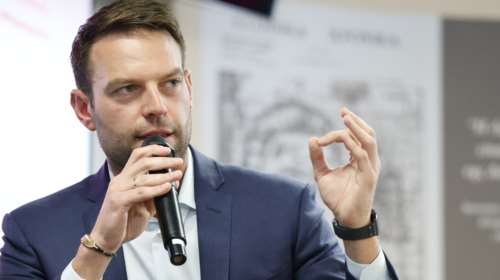 Ο Κασσελάκης απαντά για την "παλιά νοικοκυρεμένη Ελλάδα": Δε θα αφήσω τους νοικοκύρηδες στη Δεξιά ενώ κυβερνούν οι μπαχαλάκηδες