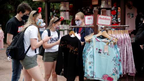 Γαλλία: Υποχρεωτική η μάσκα σε τράπεζες και καταστήματα από τις 20 Ιουλίου