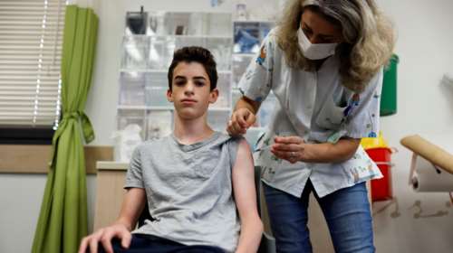 Εμβολιασμός εφήβων: Τι κρύβει η απόφαση της Επιτροπής - Πώς θα &quot;σώσουν&quot; την κοινότητα