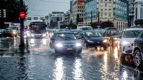 Σφοδρή κακοκαιρία πλήττει τη χώρα με έντονες καταιγίδες - Οι περιοχές που τέθηκαν σε "Red Code"