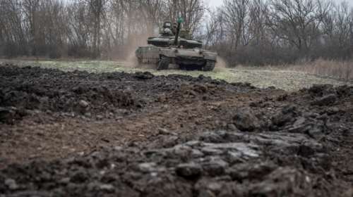 Ουκρανία: Το Λονδίνο εξετάζει να προμηθεύσει το Κίεβο με άρματα μάχης Challenger 2
