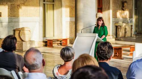 Σακελλαροπούλου για το βιβλίο Τσακυράκη: &quot;Η μεγαλύτερη απειλή για την ελευθερία είναι ένας απαθής λαός&quot;