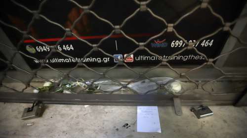 Γιώργος Παπαναούμ: Λουλούδια και κεριά στο γυμναστήριο που αυτοκτόνησε ο 50χρονος - Συγκλονισμένοι οι γείτονες