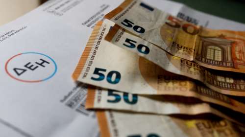 ΔΕΗ: Μειώνονται, παρά την ακρίβεια, οι πελάτες με ληξιπρόθεσμες οφειλές