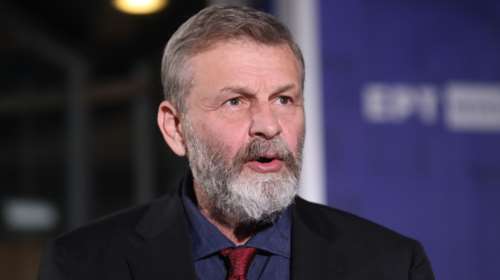 Debate ΣΥΡΙΖΑ: Τα μπέρδεψε ο Γκλέτσος με τις ανεμογεννήτριες- &quot;Βγάζουν μηδέν ρεύμα, δεν έχουν μπαταρίες&quot;- Τον διόρθωσε &quot;συντροφικά&quot; ο Πολάκης