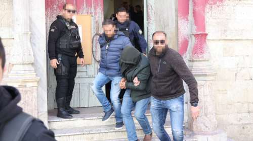 Ηράκλειο: Ο μαστροπός λυράρης απειλούσε τον ανήλικο με μαχαίρι και τον ανάγκαζε να συναντά άγνωστους άνδρες