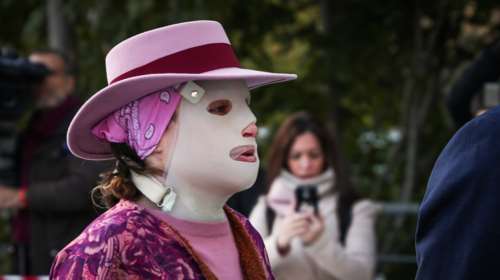 Επίθεση με βιτριόλι: Για δύο συνεργούς μίλησε η Ιωάννα - &quot;Ανυπομονώ να βγάλω τη μάσκα&quot; [Βίντεο]