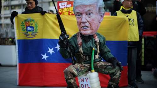 "Δεν χρειάζομαι Διεθνές Δίκαιο": Το δόγμα Άγριας Δύσης του Τραμπ προκαλεί "παγωμάρα" στους Ευρωπαίους