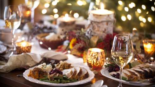 Χριστουγεννιάτικο τραπέζι: Πώς το αρνί και το κατσίκι ενθρόνισαν φέτος το χοιρινό