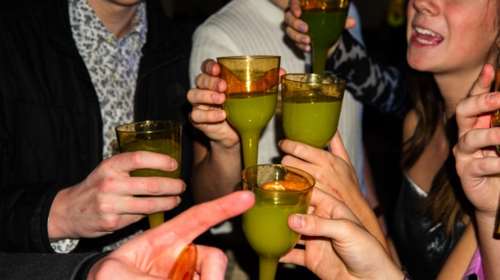 Κρήτη: Ανήλικη 13,5 χρόνων μέθυσε μέχρι λιποθυμίας