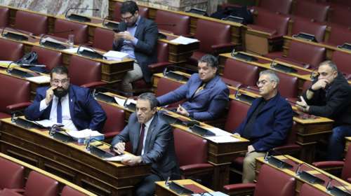 Τροπολογία του ΠΑΣΟΚ στη Βουλή για μπλόκο στην χρηματοδότηση των &quot;Σπαρτιατών&quot;