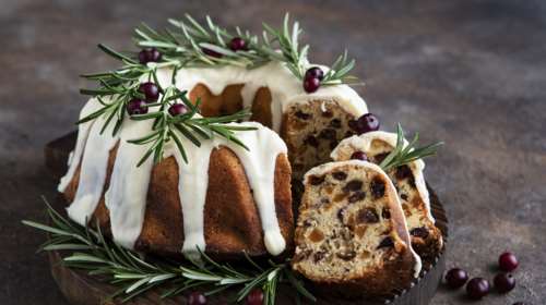 Παρλιάρος: Συνταγή για τέλειο χριστουγεννιάτικο κέικ - Σούπερ αφράτο, με κομμάτια φρούτων