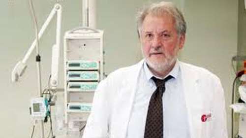 Καπράβελος: Ανήσυχος για τον συνωστισμό - Επιφυλακτικός για την κολχικίνη