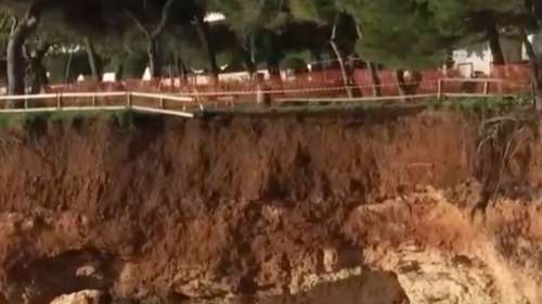 Βάρκιζα: Κατολίσθηση στα Κανάρια μετά τις βροχές - Αποκλεισμένη η περιοχή [βίντεο]