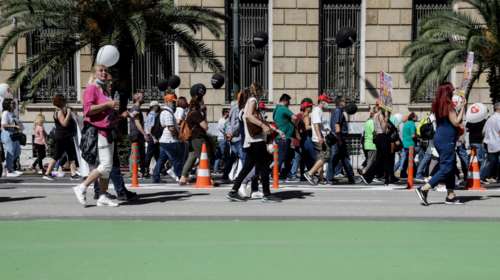 Οι διαδηλωτές της ΠΟΕΔΗΝ &quot;μπούκαραν&quot; στις λωρίδες των αυτοκινήτων - &quot;Κόλαση&quot; το κέντρο της Αθήνας [εικόνες]