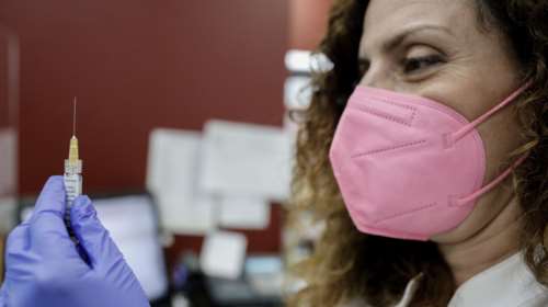 Αδειάζει τον Μαγιορκίνη η Εθνική Επιτροπή Εμβολιασμών: Πότε πρέπει να γίνουν τα εμβόλια του κορονοϊού και της γρίπης