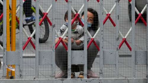 Σανγκάη: Εφιάλτης χωρίς τέλος η καραντίνα για τον κορονοϊό - Μπαίνουν στα σπίτια και τους ψεκάζουν