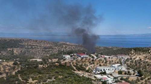 Φωτιά στη Λέσβο: Άμεση επέμβαση της Πυροσβεστικής στον καταυλισμό Ρομά στην Παγανή - Αμέλεια ερευνούν οι Αρχές