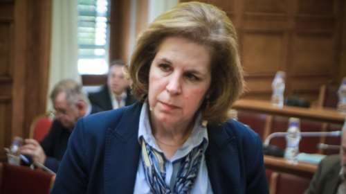 Εύη Χριστοφιλοπούλου: Ανάβει φωτιές μεταξύ ΝΔ - ΠΑΣΟΚ η νέα &quot;μεταγραφή&quot; της κυβέρνησης