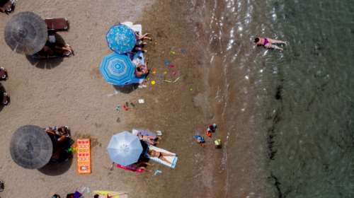 Γεμάτες φυτοπλαγκτόν παραλίες σε Ρόδο και Κρήτη το Σαββατοκύριακο - Τι συνέβη
