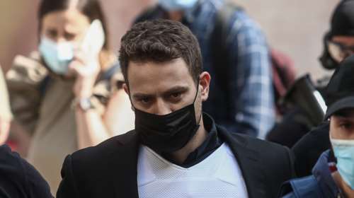 Γλυκά Νερά: Ξεσπά ο πατέρας της Καρολάιν για τον δολοφόνο - &quot;Είναι δειλός, περίμενε να κοιμηθεί για να τη σκοτώσει&quot; [Βίντεο]