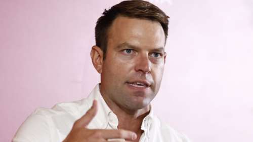 Κασσελάκης για τη φωτιά στο Ξυλόκαστρο: Και πάλι καμένα σπίτια, καμένο βιος και μια πυρκαγιά που "τρέχει" για 30 χιλιόμετρα