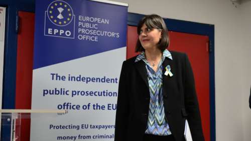 Λάουρα Κοβέσι: &quot;Η διαφθορά μπορεί να σκοτώσει, όπως στα Τέμπη - Όσοι παρεμβαίνουν στη δουλειά μας, να το ξανασκεφτούν&quot;