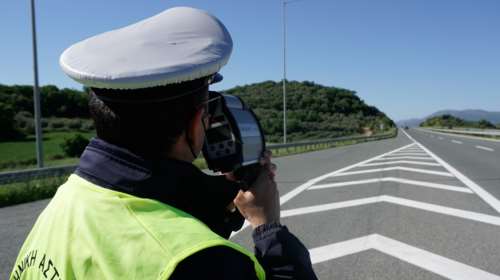 Στις 1.859 έφτασαν οι τροχαίες παραβάσεις στην Κρήτη για υπερβολική ταχύτητα, κράνος, ζώνη και μέθη