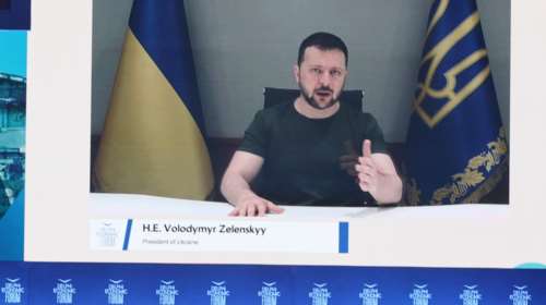 Ζελένσκι στο Φόρουμ των Δελφών: Δώστε μας όπλα για να σπάσουμε τη ραχοκοκαλιά του Πούτιν