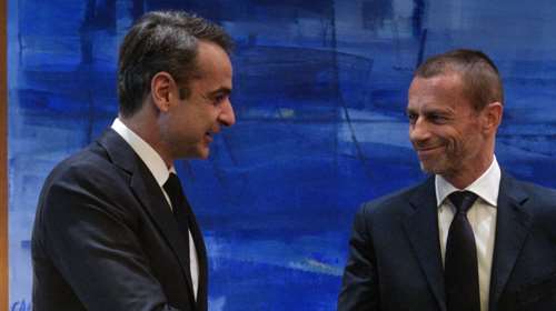 Ο τριπλός στόχος της σύσκεψης στο Μαξίμου για την οπαδική βία - Γιατί ο Μητσοτάκης θέλει τη συνδρομή της UEFA