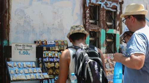 Θεοχάρης: Είσοδος χωρίς τεστ και χωρίς καραντίνα για τους τουρίστες