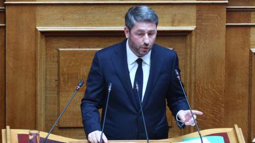 Ανδρουλάκης: Εξαιρετικά επικίνδυνη κλιμάκωση σε μία πολύ ευαίσθητη περιοχή η επίθεση ΗΠΑ στο Ιράν