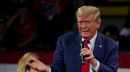 Ουκρανία: Ο Τραμπ κατηγορεί τον... Ζελένσκι για τη ρωσική εισβολή - "Δεν έπρεπε ποτέ να αφήσει τον πόλεμο να ξεκινήσει"