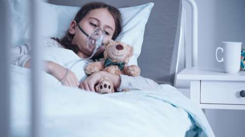 Καμπανάκι των παιδιάτρων για τον κορονοϊό: Ο κίνδυνος για τα βρέφη και οι συστάσεις για εμβολιασμό