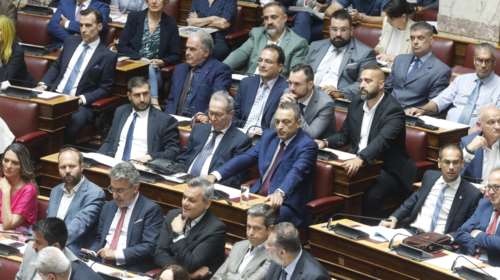 Σπαρτιάτες: Επέστρεψαν και επίσημα τέσσερις βουλευτές - Ανεξάρτητος παραμένει ο Φλώρος