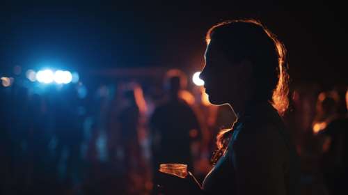 Χαμός στο Ρέθυμνο: Ξυλοδαρμός, 5 συλλήψεις και μια ανήλικη στο νοσοκομείο με οξεία μέθη