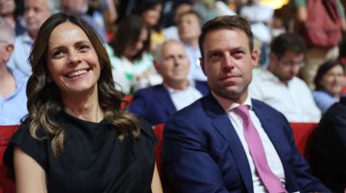 Σφάζονται &quot;με το γάντι&quot; Κασσελάκης και Αχτσιόγλου για το debate - Οι αναρτήσεις όλο ειρωνεία και τα καρφιά