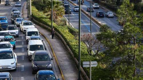 Τέλη κυκλοφορίας: Πότε εκπνέει η προθεσμία πληρωμής  - Τι ισχύει για μεταβιβάσεις και πρόστιμα