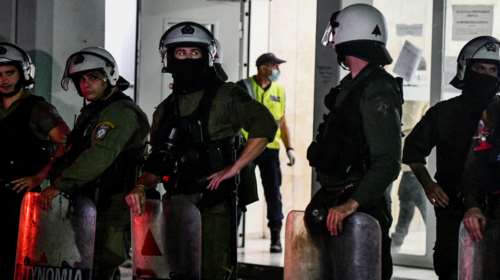 Καταδίωξη στο Πέραμα: Ο Κούγιας ανέλαβε την υπεράσπιση των αστυνομικών - Φόβοι για αντίποινα από την οικογένεια του 20χρονου