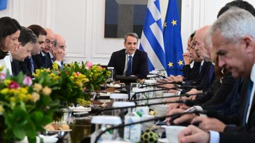 Μητσοτάκης για Τέμπη: &quot;Θα ξεπεράσουμε τους κυματισμούς&quot;  - Βαρύ κλίμα στο υπουργικό [εικόνες]