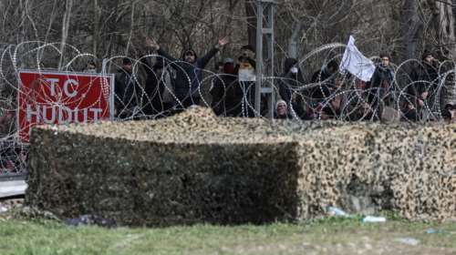 Αδίστακτοι οι διακινητές μεταναστών: Άφησαν γυναίκα να πεθάνει στον Έβρο– &quot;Δεν κουνιέται... θα νομίζουν ότι γύρισε πίσω&quot;