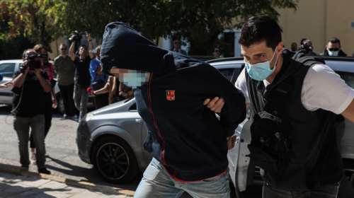 Φρίκη στα Σεπόλια: Αυτός είναι ο 53χρονος που εξέδιδε τη 12χρονη - Έφυγε αμίλητος από την Ευελπίδων [εικόνες]